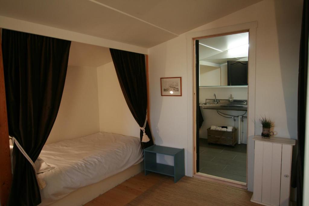 Lonkot Rural Resort Fell Room photo